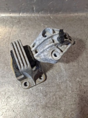 Renault scenic iii 1.5dci кронштейн подушка двигуна 326d23 фото №1