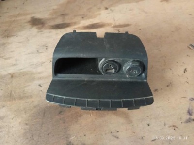 Роз'єм usb peugeot 208 i 9674655277 фото №1