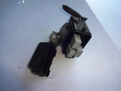 Корпус предохранителей toyota auris 2.0 d4d 06-12r фото №1