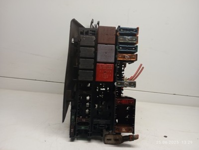 Коробка renault scenic 7703497782a 7703297988 предохранители фото №1