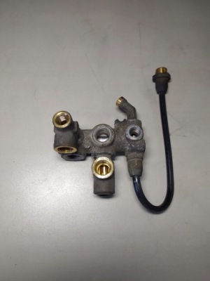 Scania r 420 клапан електроклапан розподільник 1354646 фото №1