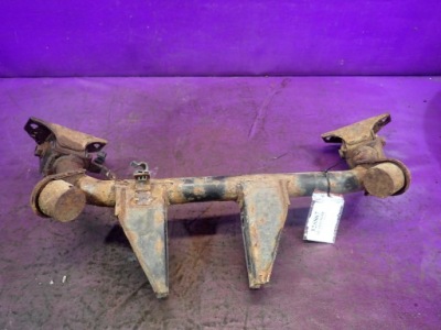 Fiat sedici 05- 1,9 dci кронштейн опора балка кронштейн мост дифференциал фото №1