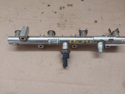 Молдинг впрыскная топлива renault scenic megane iv 1.3 tce a2820703200 фото №1