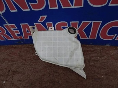 Бак розпилювача toyota previa ii 00-06 фото №1