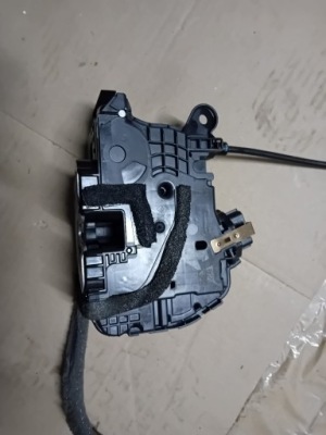 Замок дверь clio v правый перед 805029595r фото №1