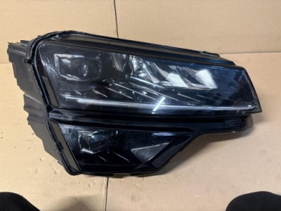 Skoda karoq 57b 2017- лампа правый перед full led 57b941016d фото №1