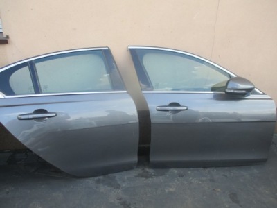Двері праве перед задня jaguar xe x760 фото №1