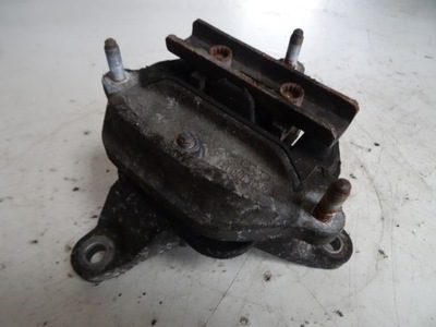 Кронштейн коробки передач audi q5 фото №1