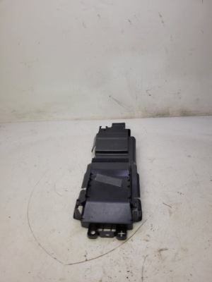 Кронштейн кронштейн домкрата audi a4 b9 8w0863051b фото №1