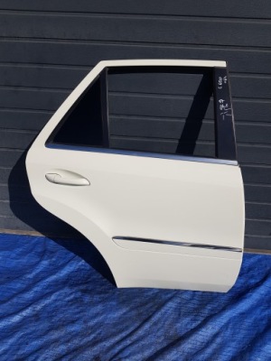 Дверь правый задний  mercedes ml w164 рестайлинг  650 c650 фото №1