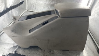 Подлокотник volvo v40 03r hb 30616548 фото №1