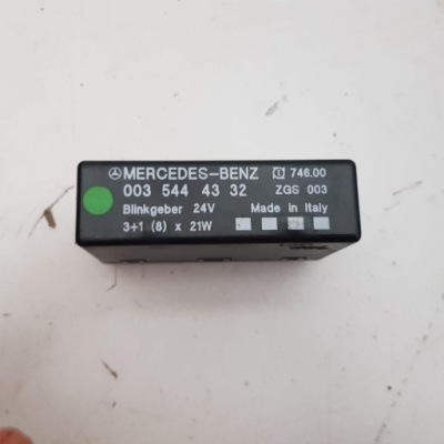 Mercedes actros atego модуль реле a0035444332 фото №1