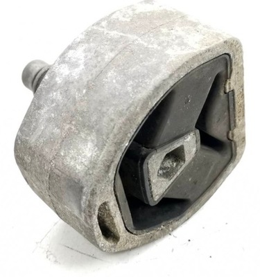 ПОДУШКА КОРОБКИ ПЕРЕДАЧ AUDI A4 8D 8D0399151H