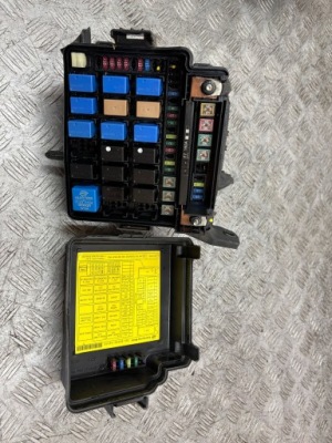 Коробка предохранителей ssangyong tivoli 1.6 d 15- фото №1