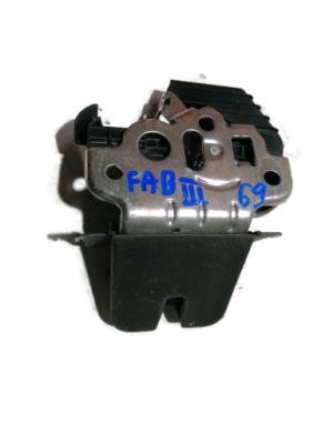Skoda fabia 3 12- замок крышки задняя 8r0827505a фото №1
