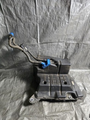 Audi a4 b9 2.0tdi lift бак adblue 8w0131878bs фото №1