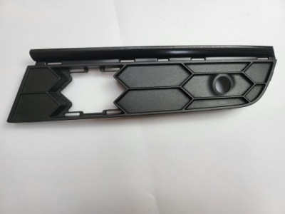 Kratka/zaślepka бампера skoda yeti face lift фото №1