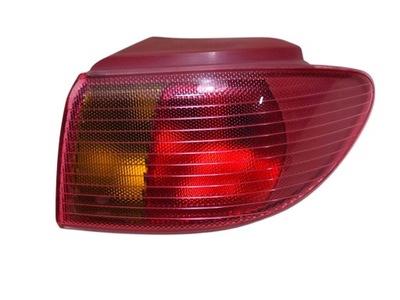 Mazda 2 dy 03-05 права задня лампа фото №1