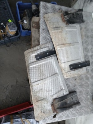 Mercedes w211 защита тепловая глушителя левая lub правая фото №1