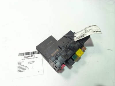 Коробка предохранителей 0225455332 mercedes c - klasa фото №1