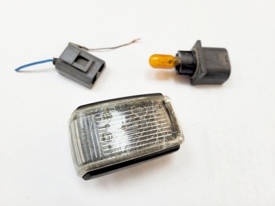 LUZ DIRECCIONAL LADO PATRON VOLVO 240 740 850 940 V40 S40 S70 C70 V70 S90 V90  