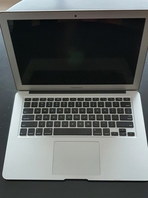 Macbook Air 13,3" Intel Core i5 128 GB srebrny