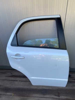 Suzuki sx4 полный дверь правый задняя zmt белый фото №1