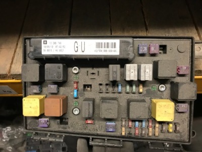 Коробка предохранителей opel 13206748 gu фото №1