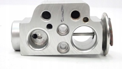 Клапан расширительный кондиционера 7l0820679d audi q7 4l фото №1