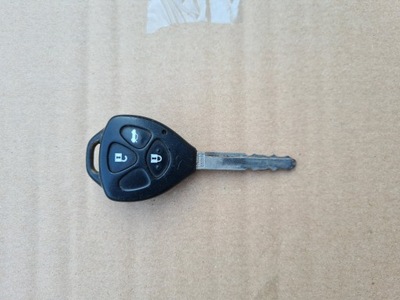 Toyota avensis t27 09-11 ключ фото №1