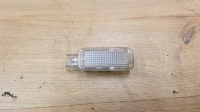 Лампа кабины audi a3 a4 b6 b7 8e0947415 фото №1