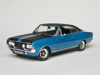 OPEL Commodore GS/E Blue 1/18 Revell