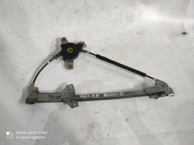 Подъемник стекло правый перед механический audi a6 c4 фото №1