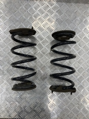 Пружина підвіска задній ліва права tesla model 3 17- awd фото №1