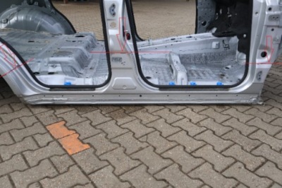 Toyota land cruiser 200 четвертина поріг правий 1f7 фото №1