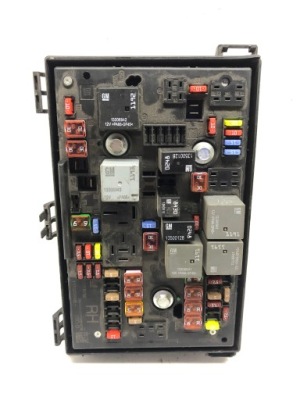 Коробка запобіжників opel astra 13318782 фото №1