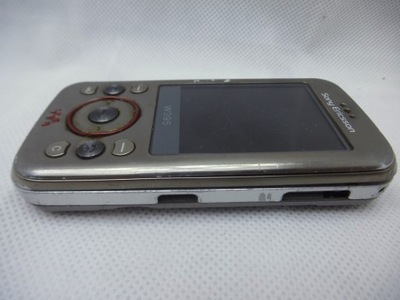 Sony ericsson W395 uszkodzony na czesci