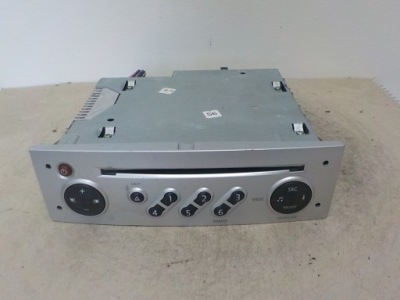 Renault clio 3 радіо заводський kod 8200633632 фото №1