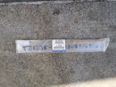 Jeep compass 2 ii lift 21- 2021- эмблема na дверь новый оригинальный фото №1