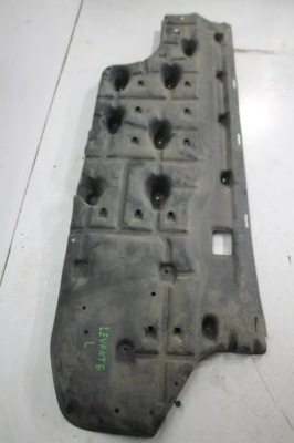 Защита нижняя левая 670032423 maserati levante 16- фото №1