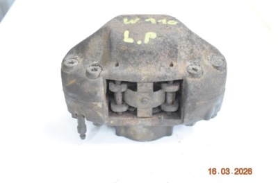 Супорти гальмівні ліва перед mercedes w110 w111 фото №1