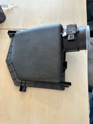 Корпус фільтра повітря lexus rc 200t 17812-31100 1781231100 фото №1