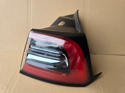 Tesla 3 лампа правая задняя 1502087-00-d фото №1