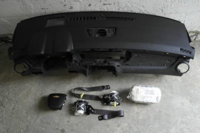 Chevrolet camaro панель приладів консоль панель приладів подушка безпеки ремені фото №1