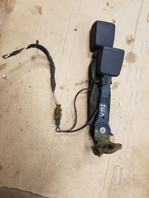 Кліпса поперечина безпеки задня vw t-roc 2ga857739 фото №1