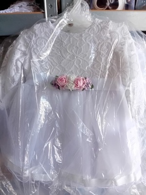 62 Sukienka biała koronkowa kwiaty do chrztu
