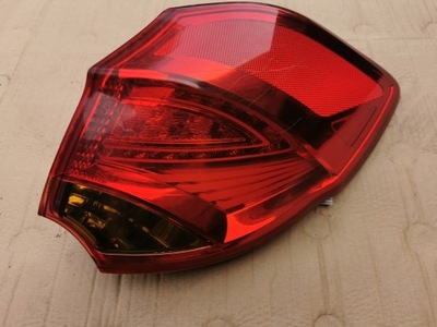 Kia ceed ii hb лампа права задня led фото №1