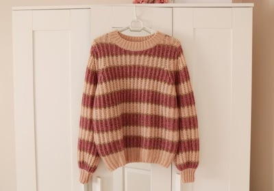 Pastelowy sweter w paski SISTERS POINT S 36 basic wygodny ciepły