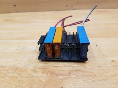 Коробка запобіжників opel vivaro a 2.5 dci фото №1