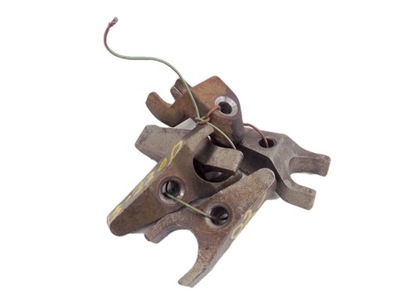 Lexus is ii is220d кронштейн крепления впрыска фото №1